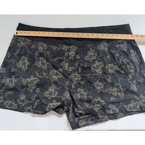 Women's Athleta Trekkie North Printed Shorts Size 26 Ripstop Outdoors Army Green - Picture 7 of 13